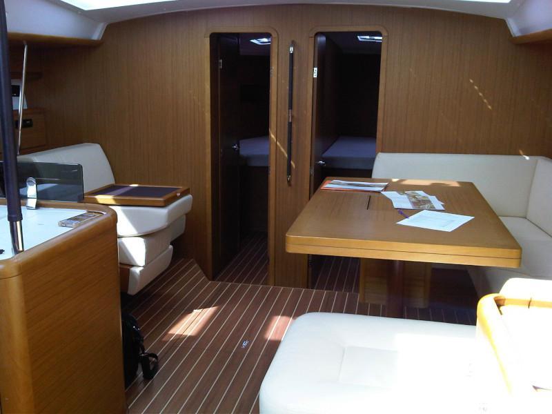 Book yachts online - sailboat - Jeanneau 53 - Claudia - rent
