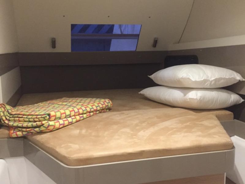 Book yachts online - catamaran - Bali 4.0 - Electra - rent