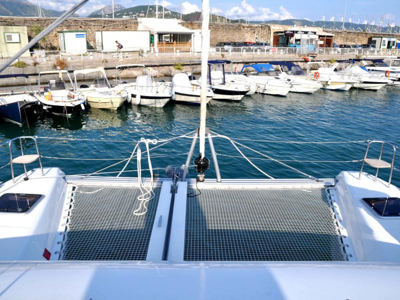 Book yachts online - catamaran - Lagoon 42 - Leucotea - rent