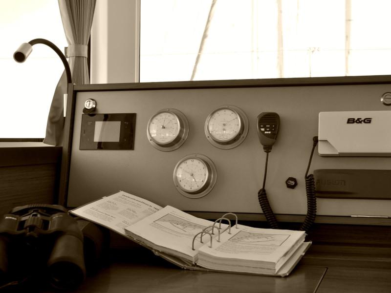 Book yachts online - catamaran - Lagoon 42 - Leucotea - rent