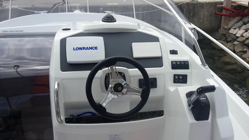 Book yachts online - motorboat - Jeanneau Cap Camarat 7.5 WA SERIE 2 - Cap Camarat 7.5 WA - rent