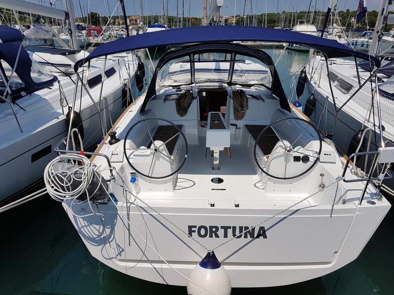 Book yachts online - sailboat - Dufour 382 Grand Large - Fortuna - rent