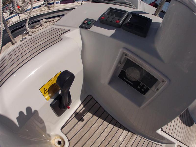 Book yachts online - sailboat - Jeanneau 53 - Tina - rent