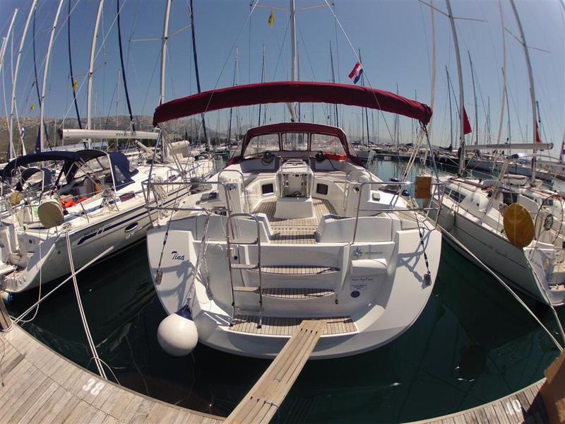 Book yachts online - sailboat - Jeanneau 53 - Tina - rent