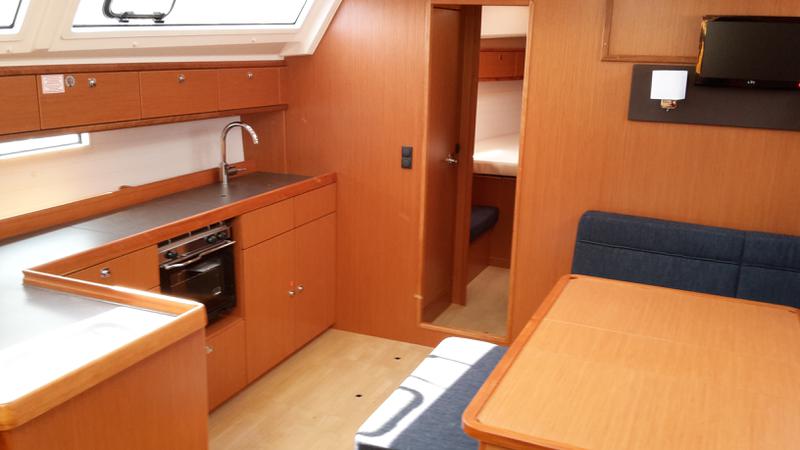 Book yachts online - sailboat - Bavaria Cruiser46 - Katina - rent
