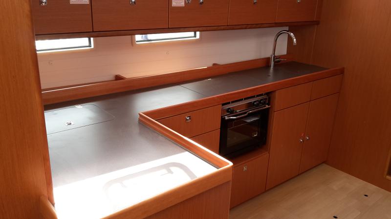 Book yachts online - sailboat - Bavaria Cruiser46 - Katina - rent