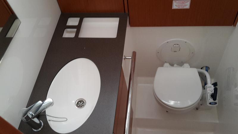 Book yachts online - sailboat - Bavaria Cruiser46 - Katina - rent