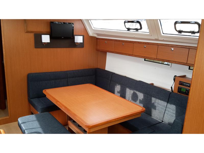 Book yachts online - sailboat - Bavaria Cruiser46 - Katina - rent
