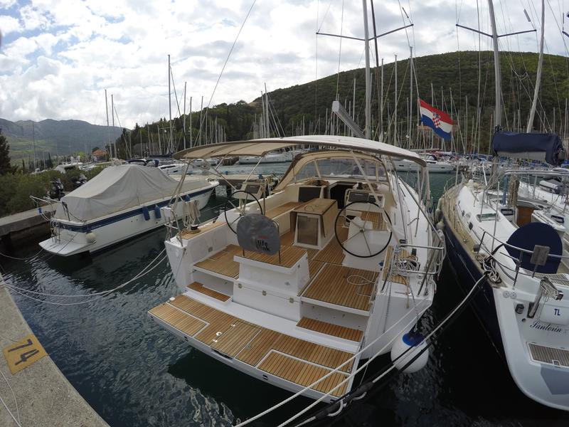 Book yachts online - sailboat - Dufour 512 Grand Large - Luce - rent