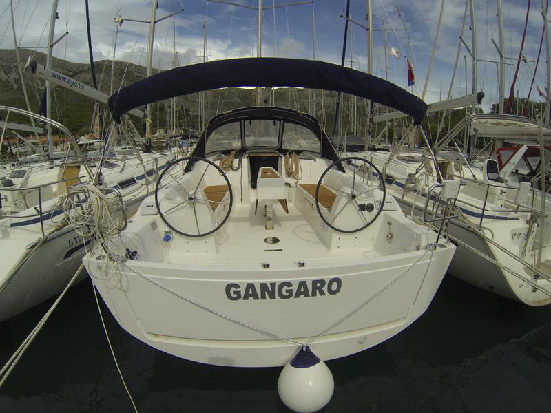 Book yachts online - sailboat - Dufour 382 Grand Large - Gangaro - rent