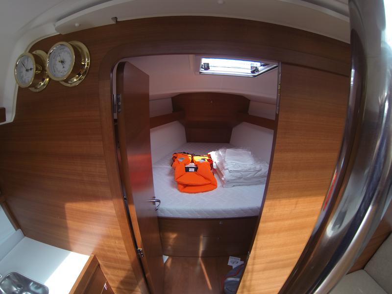 Book yachts online - sailboat - Dufour 382 Grand Large - Gangaro - rent