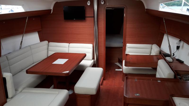 Book yachts online - sailboat - Dufour 410 Grand Large - Gira - rent