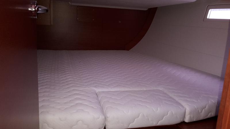 Book yachts online - sailboat - Dufour 410 Grand Large - Gira - rent