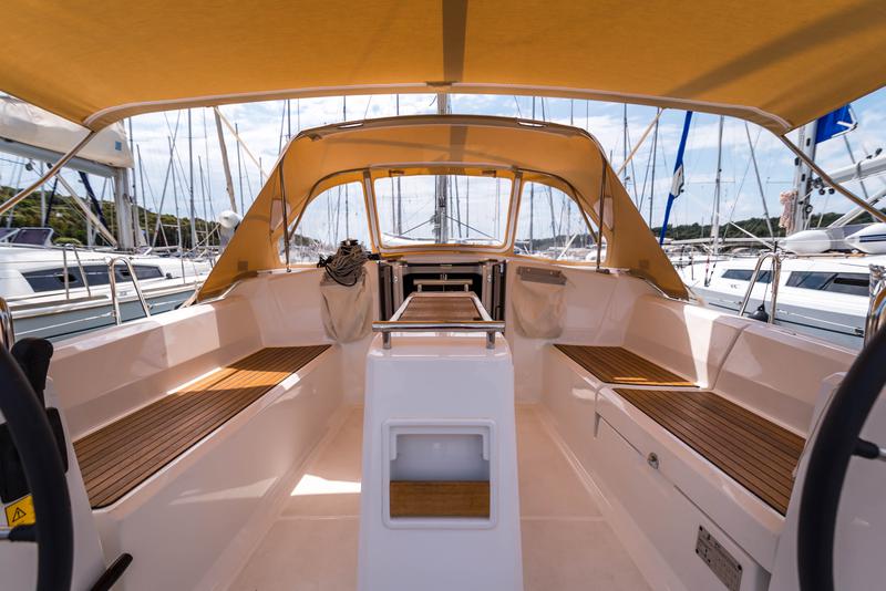 Book yachts online - sailboat - Oceanis 38.1 - Hydra - rent