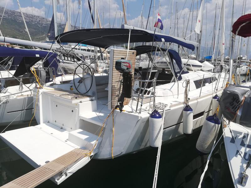 Book yachts online - sailboat - Dufour 460 Grand Large - Cetina - rent