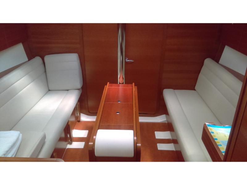 Book yachts online - sailboat - Dufour 350 Grand Large - Sol - rent