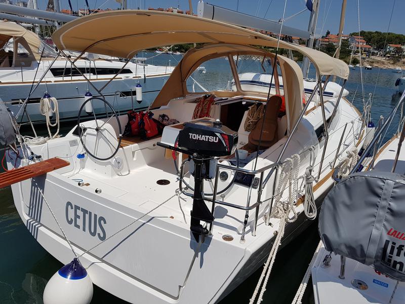 Book yachts online - sailboat - Dufour 382 Grand Large - Cetus - rent