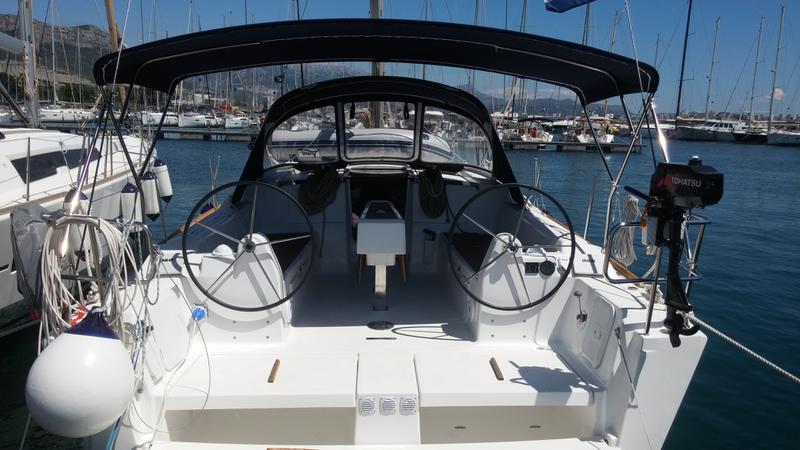 Book yachts online - sailboat - Dufour 382 Grand Large - Ceja - rent