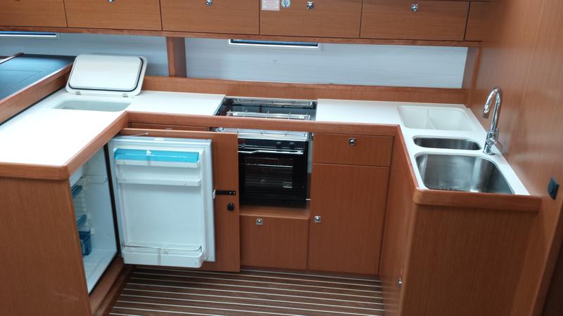 Book yachts online - sailboat - Bavaria Cruiser51 - Fenoliga - rent