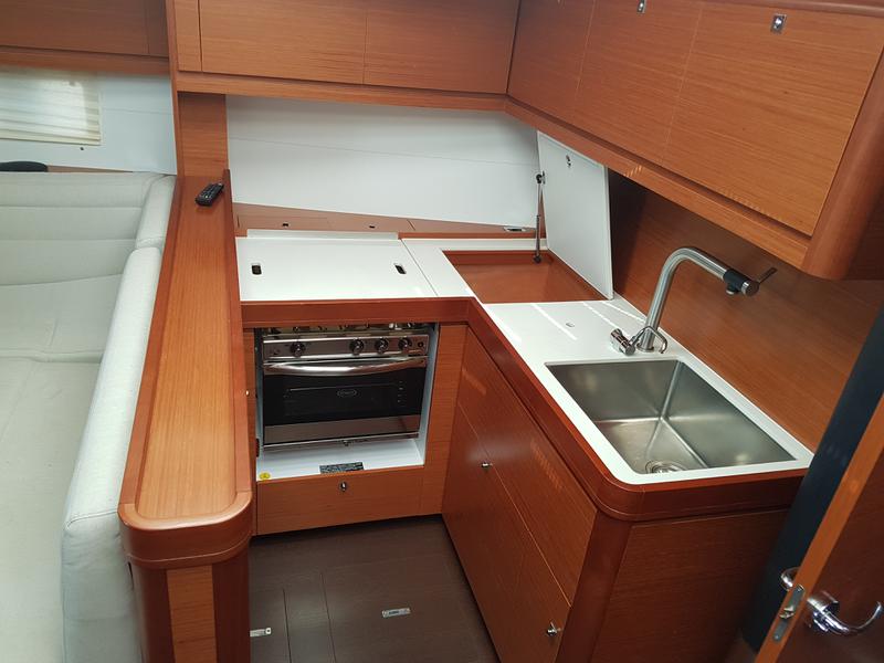 Book yachts online - sailboat - Dufour 512 Grand Large - Hera - rent