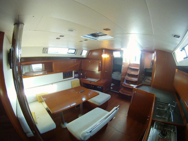 Book yachts online - sailboat - Oceanis 45 - Cabernet - rent