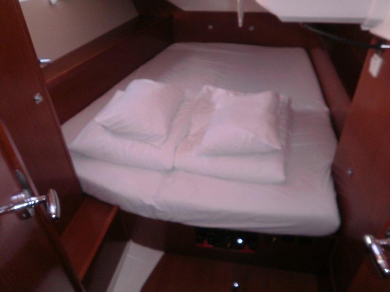 Book yachts online - sailboat - Oceanis 45 - Cabernet - rent