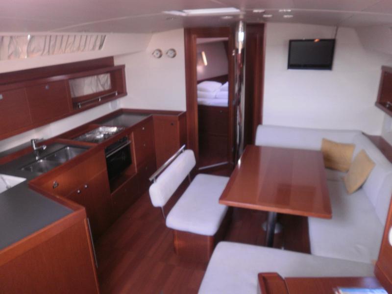 Book yachts online - sailboat - Oceanis 45 - Cabernet - rent