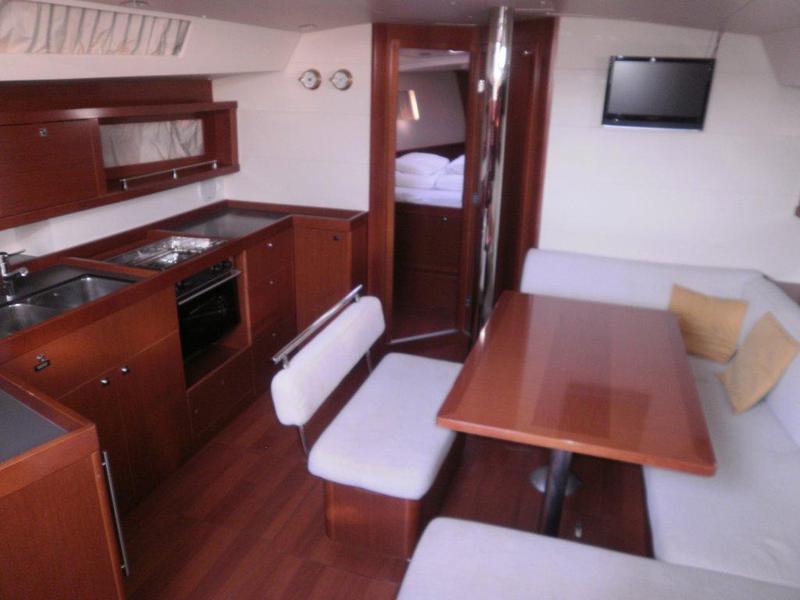 Book yachts online - sailboat - Oceanis 45 - Cabernet - rent
