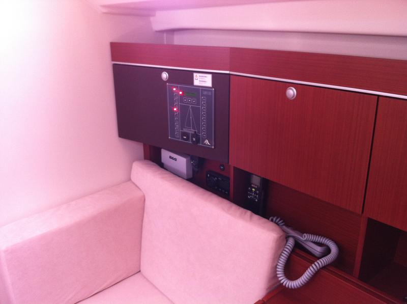 Book yachts online - sailboat - Hanse 415 - Ivo - rent