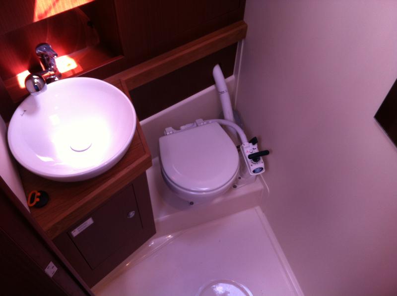 Book yachts online - sailboat - Hanse 415 - Ivo - rent