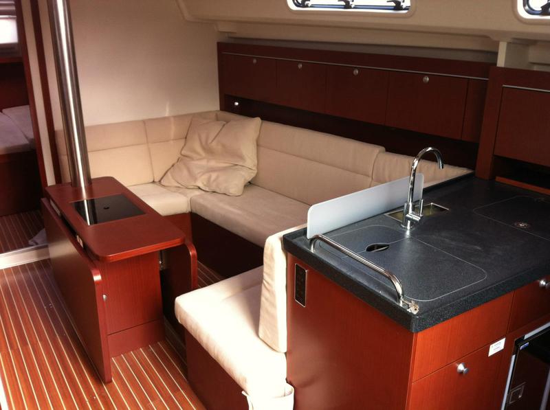 Book yachts online - sailboat - Hanse 415 - Ivo - rent