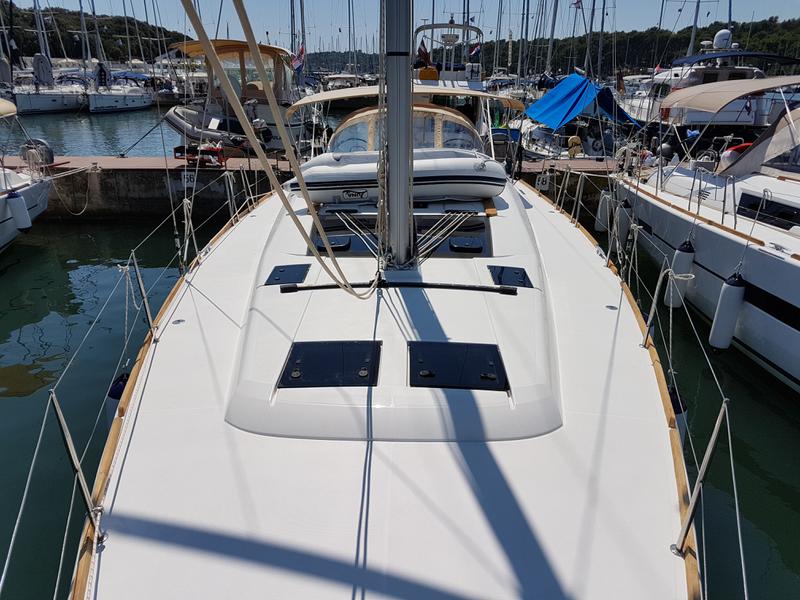 Book yachts online - sailboat - Dufour 460 Grand Large - Cygnus - rent