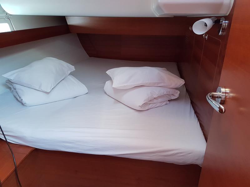 Book yachts online - sailboat - Dufour 460 Grand Large - Cygnus - rent