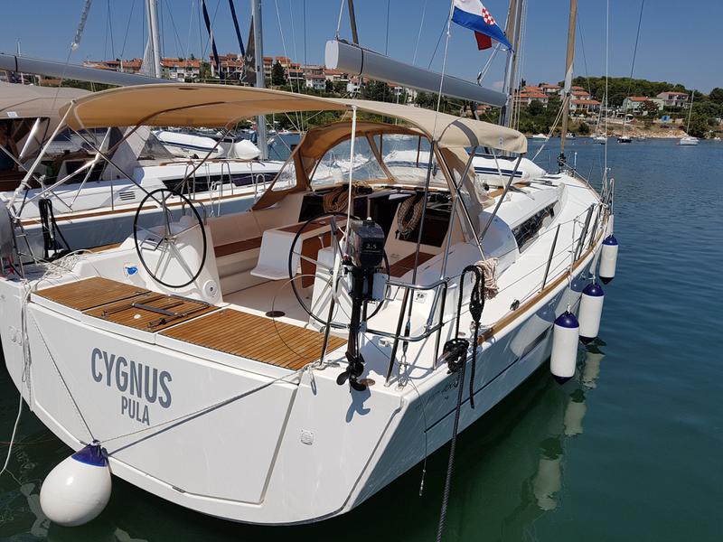 Book yachts online - sailboat - Dufour 460 Grand Large - Cygnus - rent
