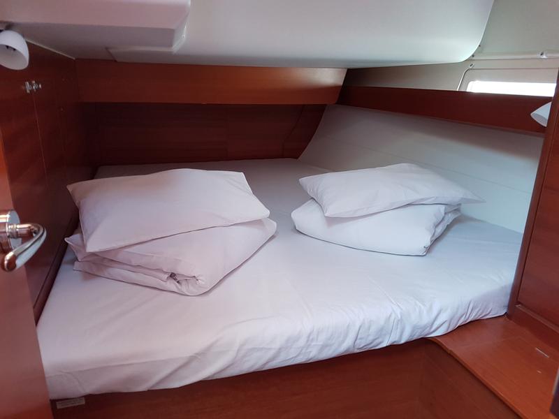 Book yachts online - sailboat - Dufour 460 Grand Large - Cygnus - rent