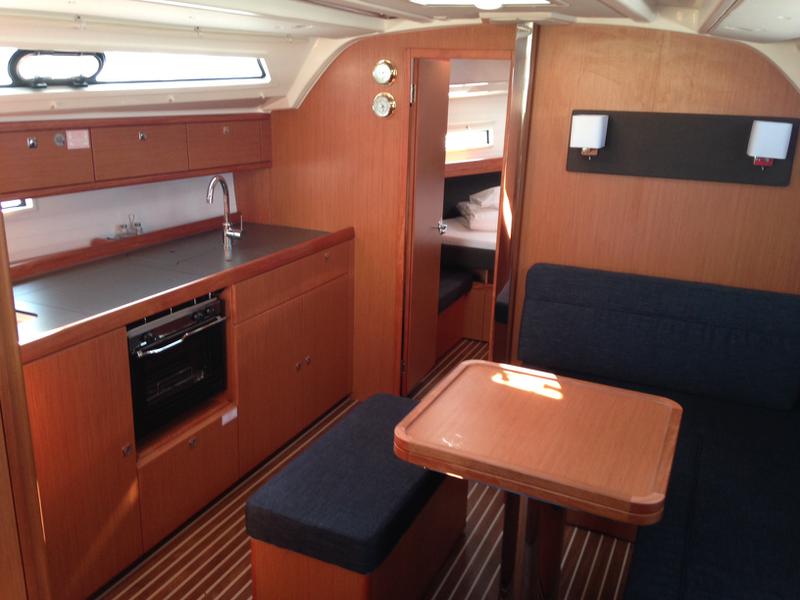 Book yachts online - sailboat - Bavaria Cruiser41 - Optima - rent