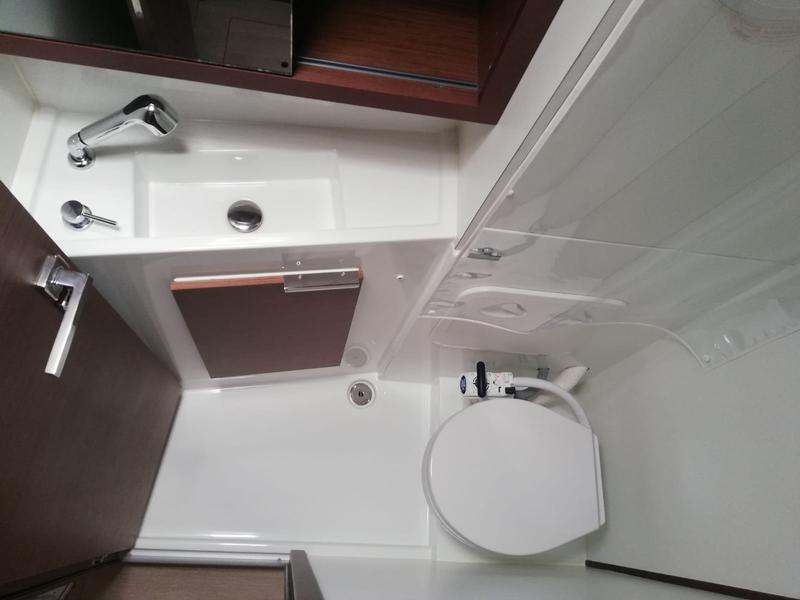 Book yachts online - catamaran - Lagoon 40 - Adriana - rent