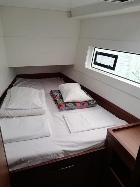Book yachts online - catamaran - Lagoon 40 - Adriana - rent