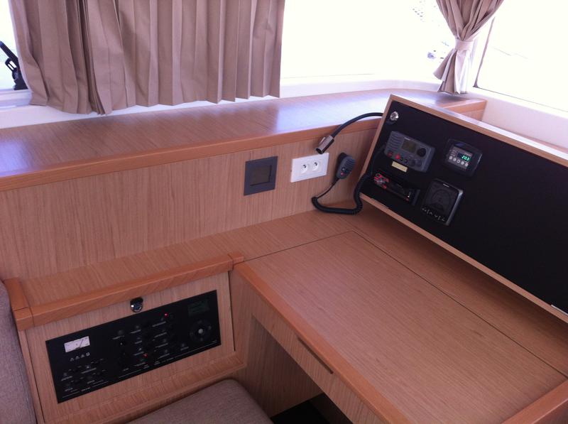 Book yachts online - catamaran - Lagoon 400 S2 - Sveti Vlaho - rent