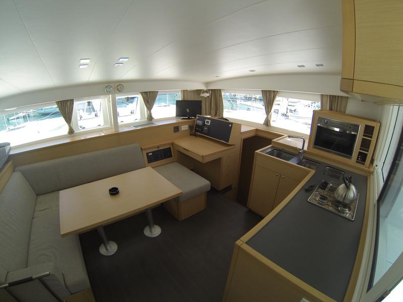 Book yachts online - catamaran - Lagoon 400 S2 - Sveti Vlaho - rent