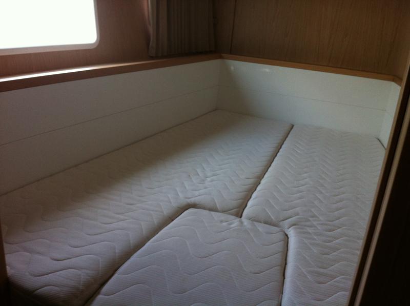 Book yachts online - catamaran - Lagoon 400 S2 - Sveti Vlaho - rent