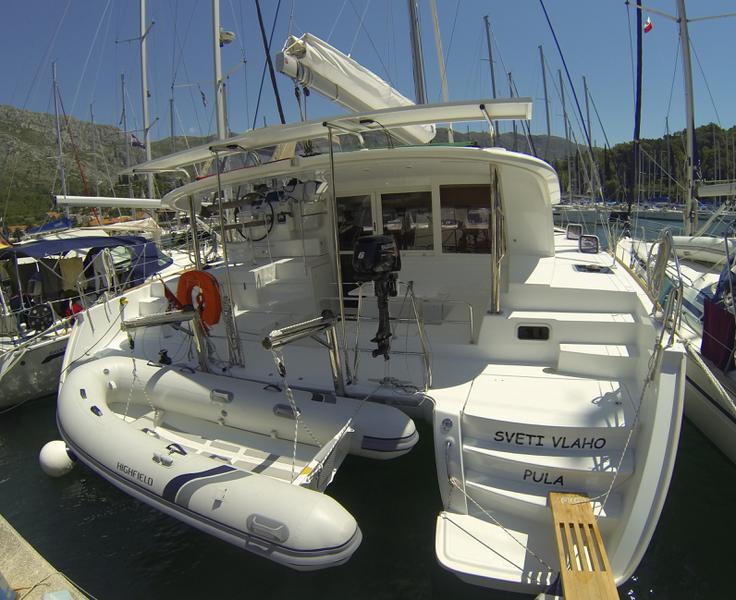 Book yachts online - catamaran - Lagoon 400 S2 - Sveti Vlaho - rent