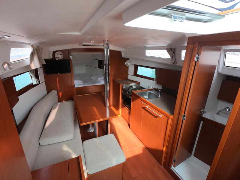 Book yachts online - sailboat - Oceanis 35.1 - Abeona - rent