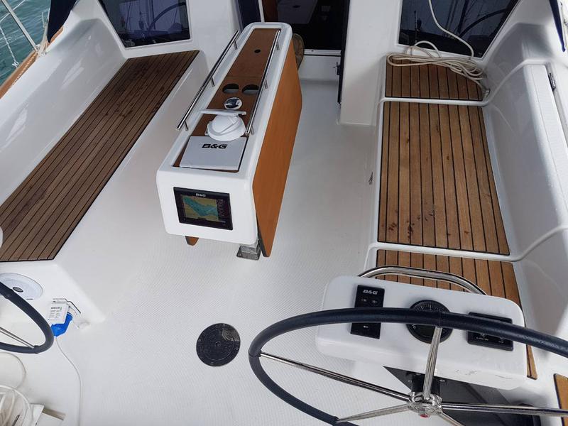 Book yachts online - sailboat - Dufour 360 Grand Large - Krka - rent