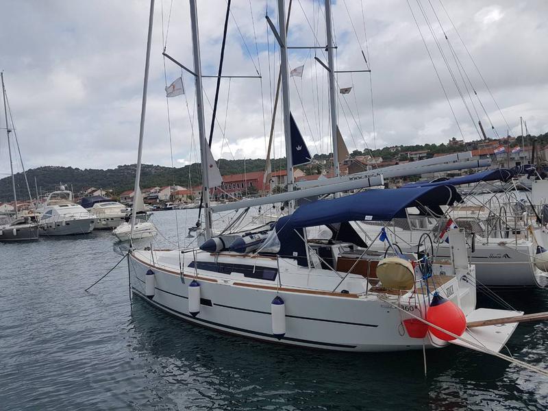 Book yachts online - sailboat - Dufour 360 Grand Large - Krka - rent