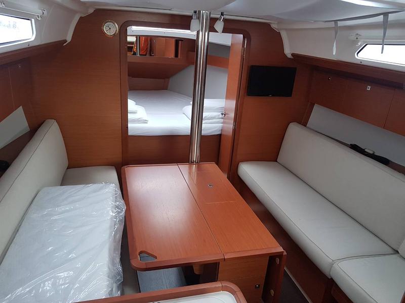Book yachts online - sailboat - Dufour 360 Grand Large - Krka - rent