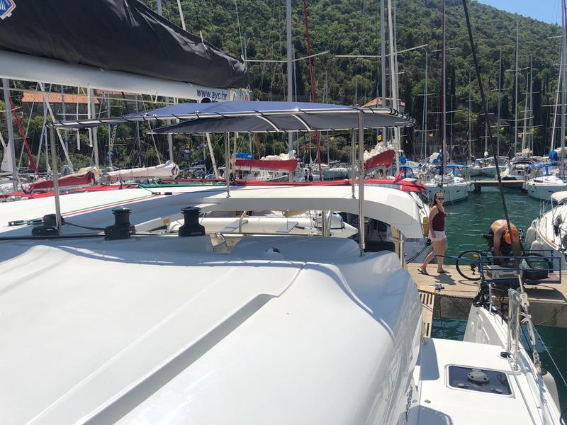 Book yachts online - catamaran - Lagoon 42 - Aura - rent