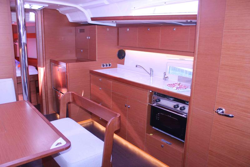 Book yachts online - sailboat - Dufour 430 Grand Large - Marlera - rent