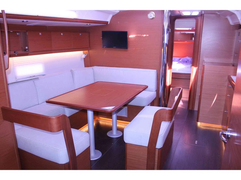 Book yachts online - sailboat - Dufour 430 Grand Large - Marlera - rent