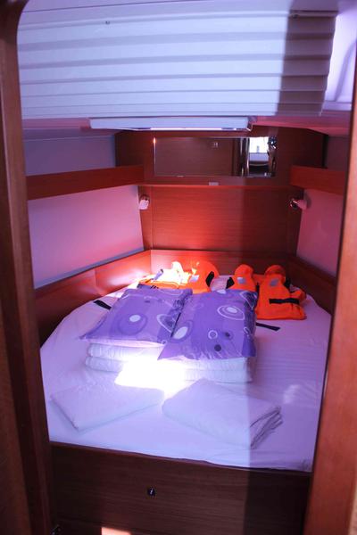 Book yachts online - sailboat - Dufour 430 Grand Large - Marlera - rent